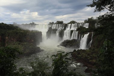 Iguazu Şelalesi manzarası, Arjantin Sınırı