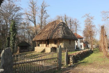 Romanya 'daki Köy Müzesi' nde tipik bir ev