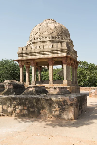 Archeologisch gebouw, Mehrauli Park, New Delhi — Stockfoto