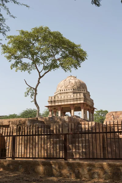 Arkeologiska byggnad, Mehrauli arkeologiska Park, New Delhi — Stockfoto