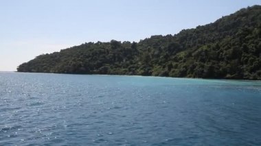 Koh Chang sahil görünümü tekne