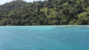 Koh Chang sahil görünümü tekne