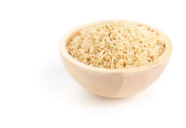 Doğal kahverengi ahşap kase pirinç pişmemiş