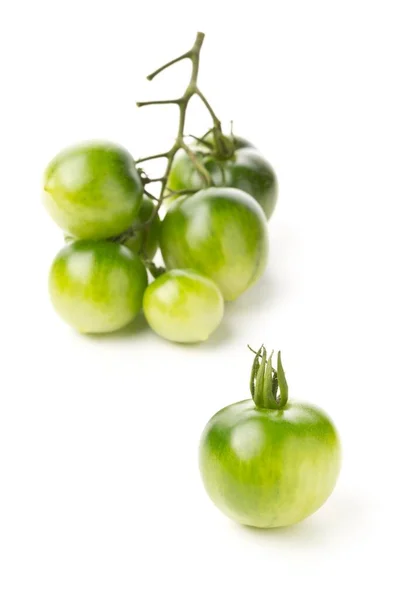 Bundel Onrijpe Groene Tomaten Witte Ondergrond Onrijpe Tomaten Kunnen Worden — Stockfoto