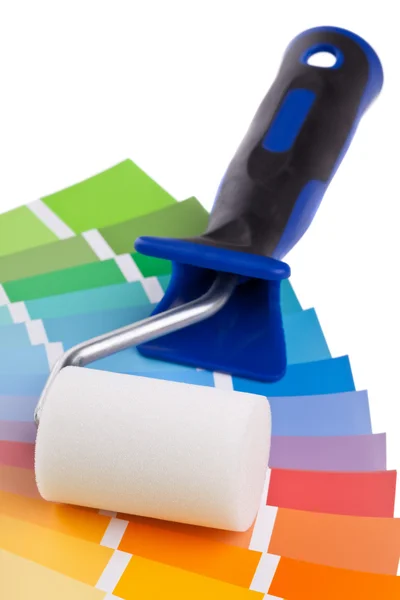 Guía de carta de colores con rodillo de pintura —  Fotos de Stock