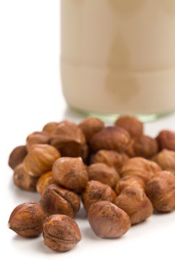 Fındık süt ile iç fındık