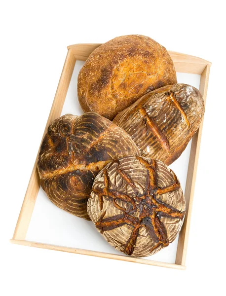 Tepsi hizmet üzerinde ekmek somunları — Stok fotoğraf