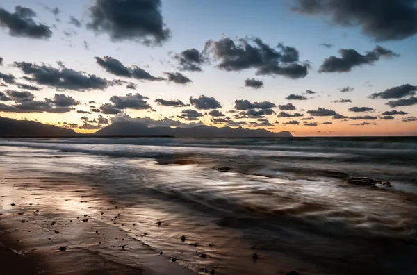 Сицилийский пляж на закате — стоковое фото