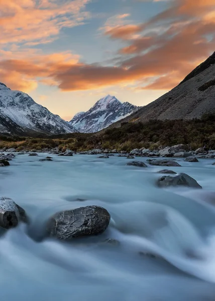 Pôr Sol Incrível Rio Hooker Com Vista Para Monte Cook — Fotografia de Stock