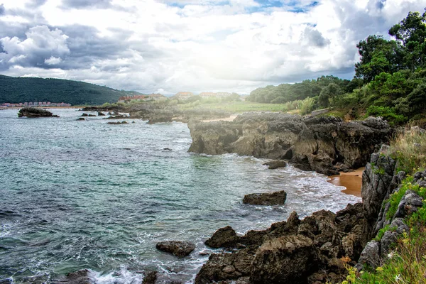 Una Bonita Vista Costa Con Piedras Agua — Foto de Stock