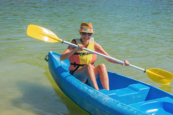 Smiling Woman Life Jacket Paddling Canoe River — Stock Photo, Image