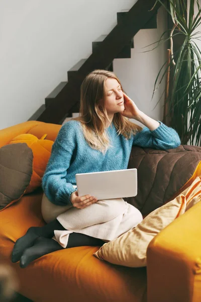 Pensive Beautiful Girl Sitting Couch Laptop Young Woman Working Home — Stock Photo, Image