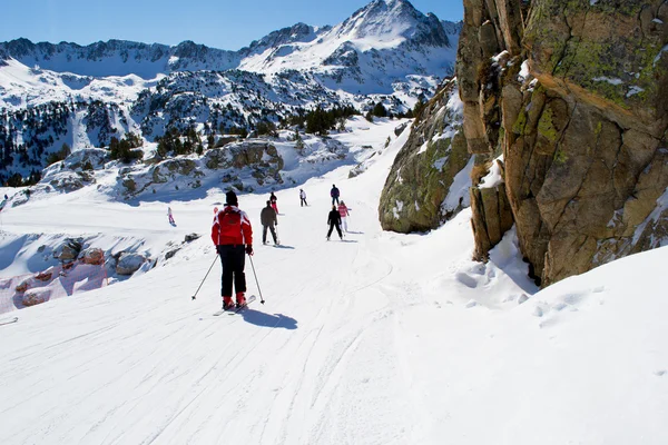 People are skiing in Andorra — Stock Photo, Image