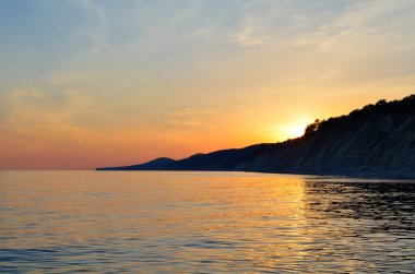 Denizde gün batımı