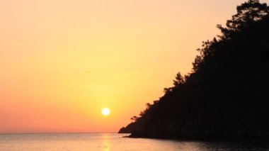 Sunrise deniz zaman atlamalı 4k yukarıda