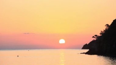 Sunrise deniz zaman atlamalı 4k yukarıda