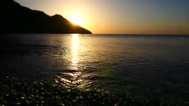 Silueta de salida del sol sobre el mar Time Lapse — Vídeo de stock