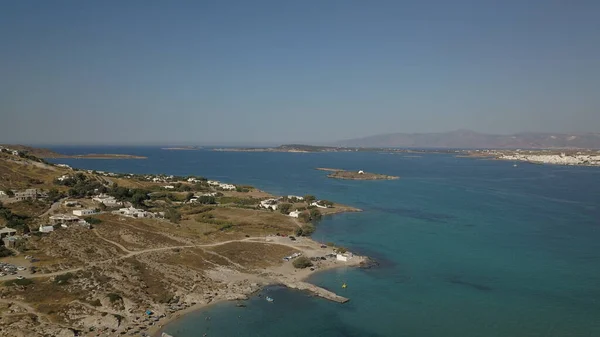 Flygdrönare av sandstrand havsvatten Paros ön Cyklader, Grekland — Stockfoto