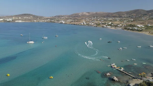 希腊Paros岛Cyclades沙滩海水的空中无人驾驶飞机 — 图库照片