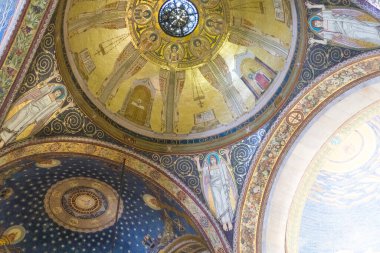 İsrail 'i boyayan Ortodoks Kilisesi - 23 Mart 2018