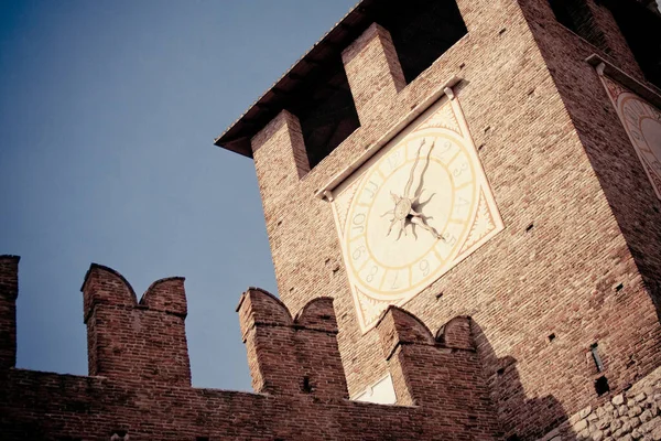 Watch Big in Verona Italy on a sunny day. — Stock Photo, Image