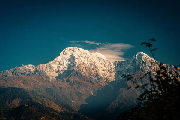 Solnedgång ovanför Annapurna dalen Himalayn berg nära Machapuchare Mardi Himal spår i Himalaya bergen — Stockfoto