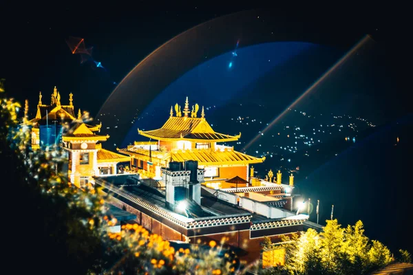 喜马拉雅山Stupa Namobuddha佛教寺院 — 图库照片