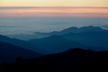 Sunrise Himalaya aralığı