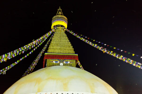 Dünya'nın en büyük Budist stupa gece Nepal — Stok fotoğraf