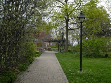 Park 'ın çiçek tarhlı manzarası