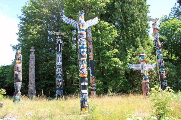 Indian totems — Stock Photo, Image