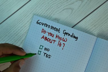 Hükümet, Tahta Masa 'da izole edilmiş ek hizmetlerle izole edilmiş ve desteklenmiş bir kitap üzerine harcama yapıyor..