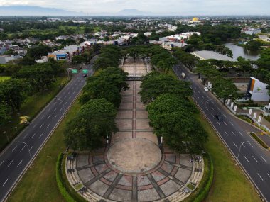 Grandwisata Bekasi 'nin hava manzarası, builidings, park, Bekasi şehir manzaralı döner kavşak. JAKARTA, İNDONEZYA - 30 ARALIK 2020