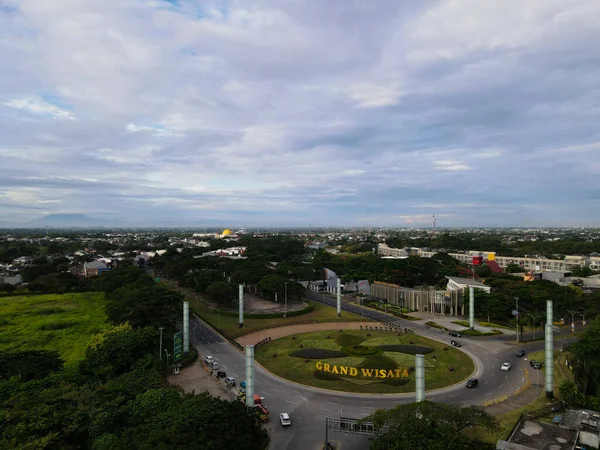 Vista Aérea Grandwisata Bekasi Edificios Parque Rotonda Con Fondo Paisaje —  Fotos de Stock