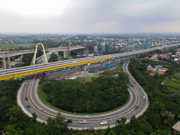 Widok Drona Lotu Ptaka Autostrady Wielopoziomowe Skrzyżowanie Dróg Poruszających Się — Zdjęcie stockowe