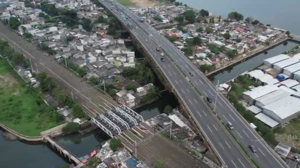 Vista Aérea Papango Dirija Tráfego Longo Rio Jacarta Tanjung Priuk — Vídeo de Stock