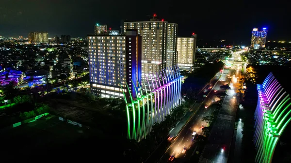 Повітряний Вид Міста Вночі Джакарту Транспортні Засоби Рухаються Дорозі Між — стокове фото