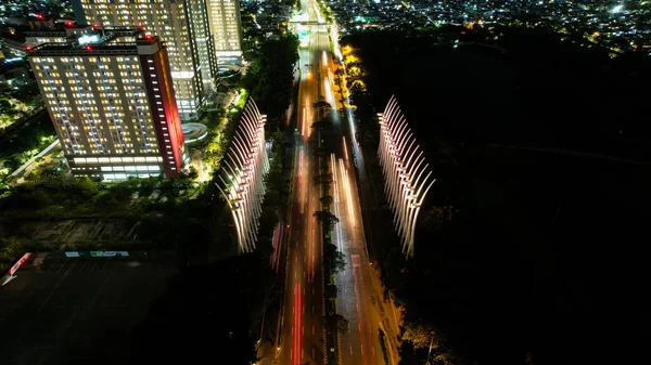 Vista Aérea Tráfego Cidade Jacarta Noite Veículos Estão Mover Estrada — Fotografia de Stock