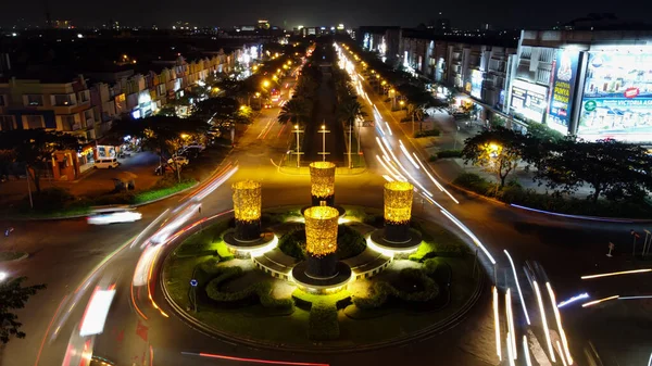 Gece Jakarta Daki Şehir Trafiğinin Hava Görüntüsü Araçlar Yolda Ilerliyorlar — Stok fotoğraf