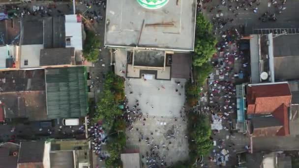 Vista Aérea Das Pessoas Que Oferecem Orações Manhã Eid Famosa — Vídeo de Stock