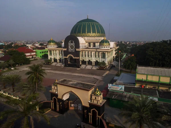 Αεροφωτογραφία Του Όμορφου Σύγχρονου Τζαμιού Στο Μπεκάσι Bekasi Ινδονησία Μαΐου — Φωτογραφία Αρχείου