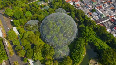 Endonezya 'nın ulusal simgesi olarak Endonezya' nın Taman Mini İndonezya görüntüsü. Jakarta, Endonezya, 9 Ağustos 2021