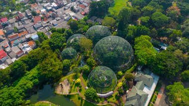 Endonezya 'nın ulusal simgesi olarak Endonezya' nın Taman Mini İndonezya görüntüsü. Jakarta, Endonezya, 9 Ağustos 2021