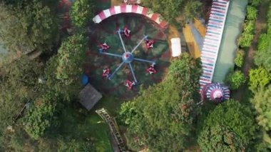 Park 'ın arka plandaki havadan görüntüsü. Bogor, Endonezya, 9 Ağustos 2021
