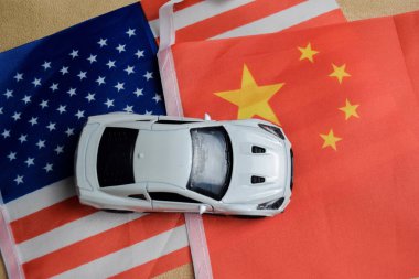 Amerika Birleşik Devletleri ve Çin savaş tarifelerini iki karşıt konteyner kargo ve ticari gümrük olarak takas ediyor.