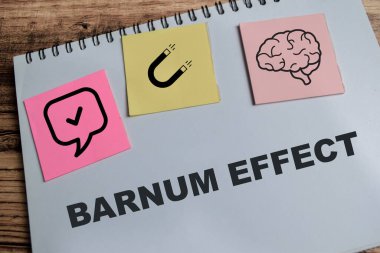 Barnum etkisi kavramı Tahta Masa 'da izole edilmiş kitap üzerine yazılsın.