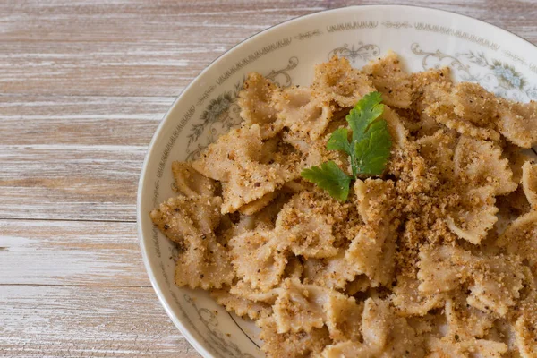 Farfalle pasta with crunchy breadcrumbs