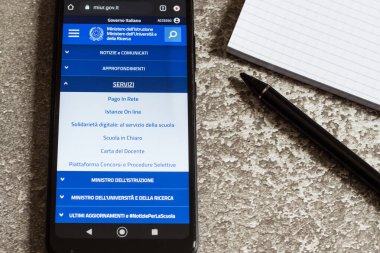 Hesabın oluşturulduğu Miur web sitesine akıllı telefondan kaydolma.