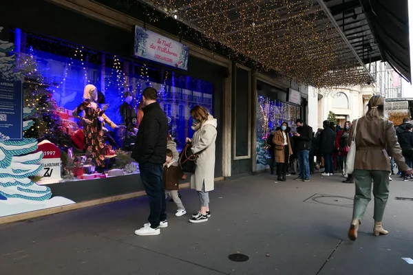 Paris Fransa Aralık 2020 Yılı Ünlü Moda Lüks Printemps Mağazasının — Stok fotoğraf