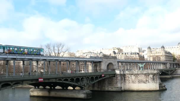 Paris Fransa Aralık 2020 Yılı Ratp Metrosunun Geçtiği Bir Hakeim — Stok video